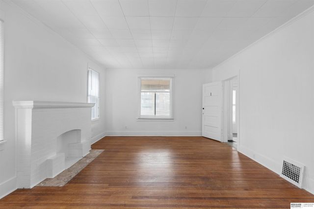 117 S 38th Street, Omaha, NE 68131