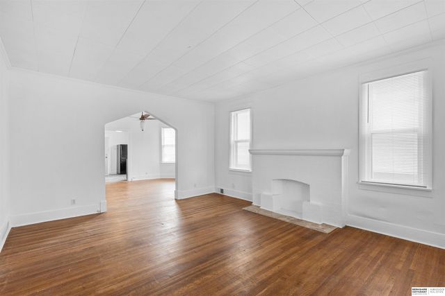 117 S 38th Street, Omaha, NE 68131