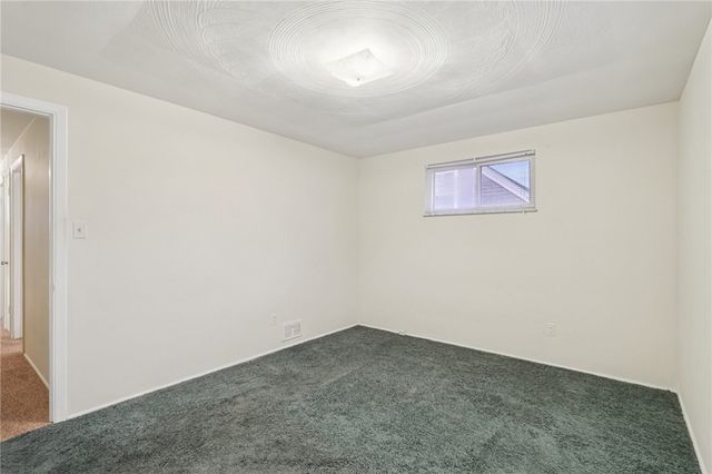 814 Laura St, West Mifflin, PA 15122