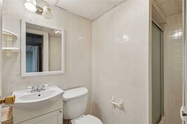 814 Laura St, West Mifflin, PA 15122