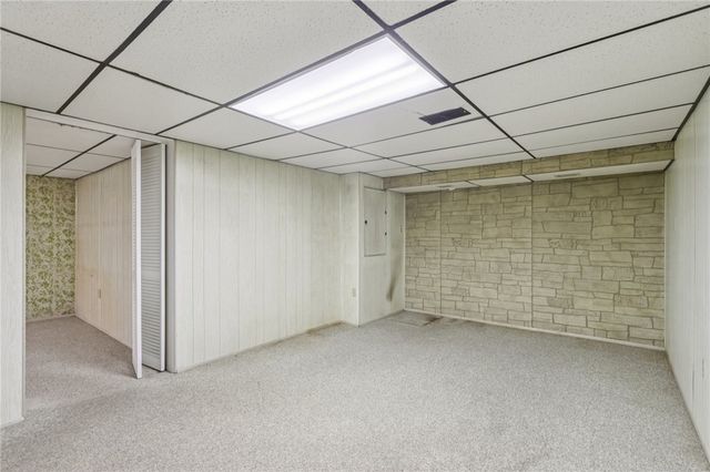 814 Laura St, West Mifflin, PA 15122