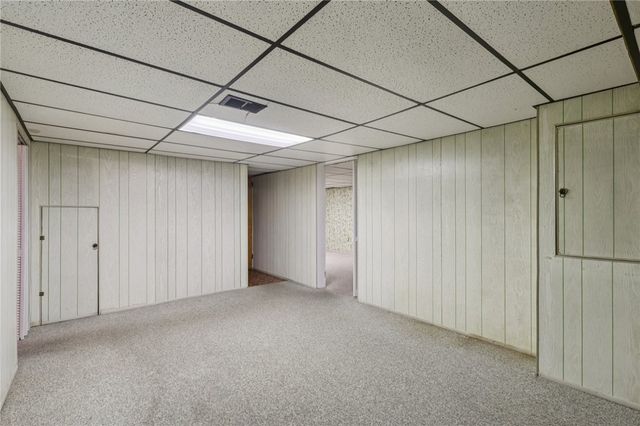 814 Laura St, West Mifflin, PA 15122