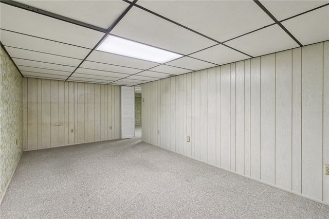 814 Laura St, West Mifflin, PA 15122