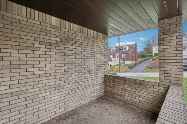 814 Laura St, West Mifflin, PA 15122