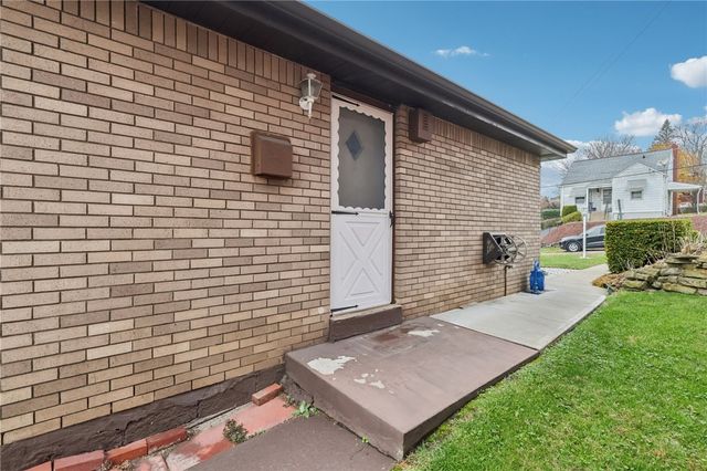 814 Laura St, West Mifflin, PA 15122