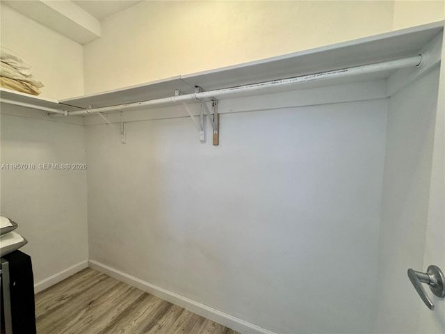 3000 S OCEAN DR 1006, Hollywood, FL 33019