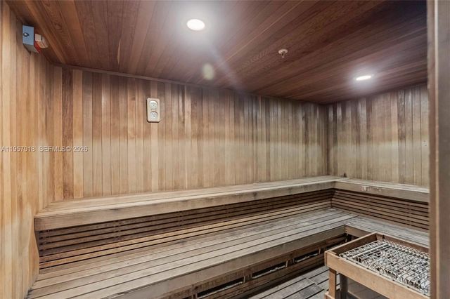 3000 S OCEAN DR 1006, Hollywood, FL 33019