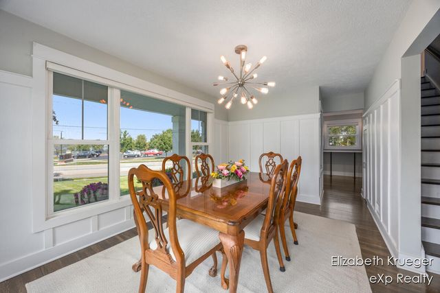 2412 Lake Drive, Grand Rapids, MI 49506