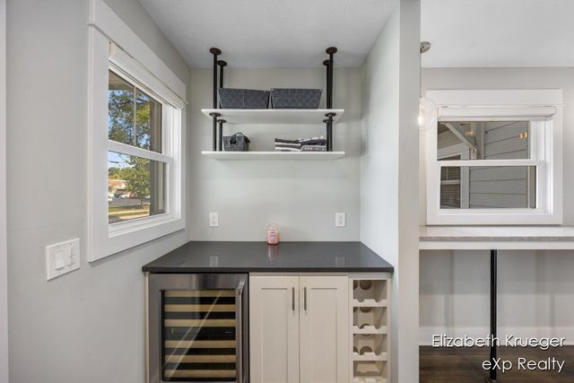 2412 Lake Drive, Grand Rapids, MI 49506