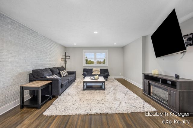 2412 Lake Drive, Grand Rapids, MI 49506