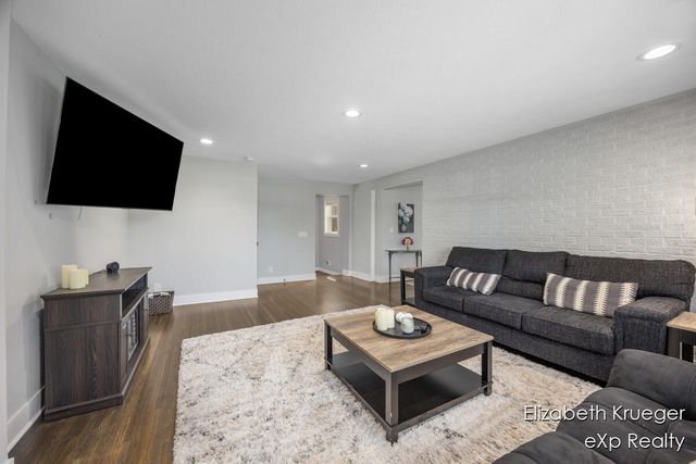 2412 Lake Drive, Grand Rapids, MI 49506