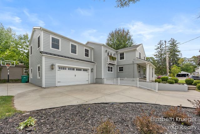 2412 Lake Drive, Grand Rapids, MI 49506