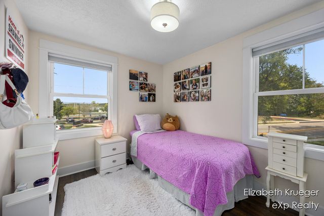 2412 Lake Drive, Grand Rapids, MI 49506