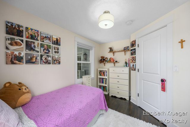 2412 Lake Drive, Grand Rapids, MI 49506