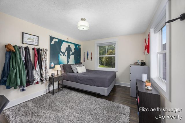 2412 Lake Drive, Grand Rapids, MI 49506