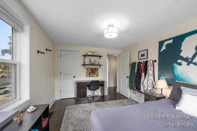 2412 Lake Drive, Grand Rapids, MI 49506