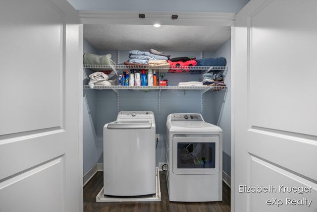 2412 Lake Drive, Grand Rapids, MI 49506