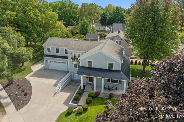 2412 Lake Drive, Grand Rapids, MI 49506