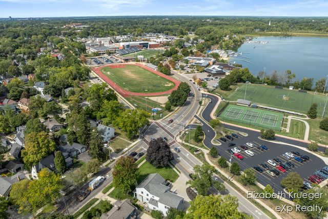 2412 Lake Drive, Grand Rapids, MI 49506