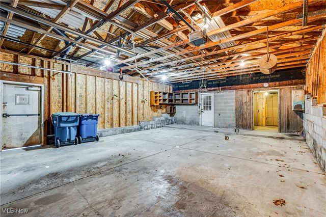 1850 Oriel Rogers Road, Girard, OH 44420