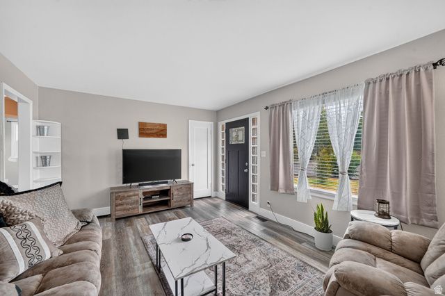 173 N TALBOT DR, Layton, UT 84041
