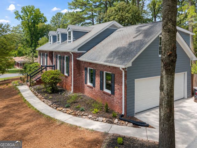 4521 S Roberts Drive, Buford, GA 30518