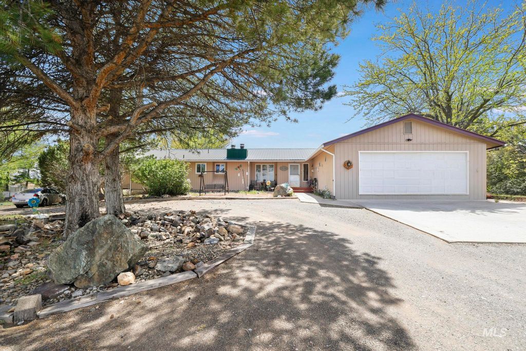 2593 E 3700 N, Twin Falls, ID 83301 photo 1