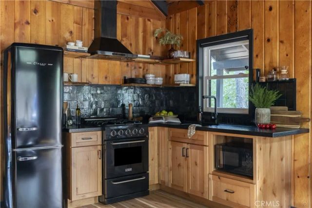 29535 Torrey Road, Cedar Glen, CA 92321