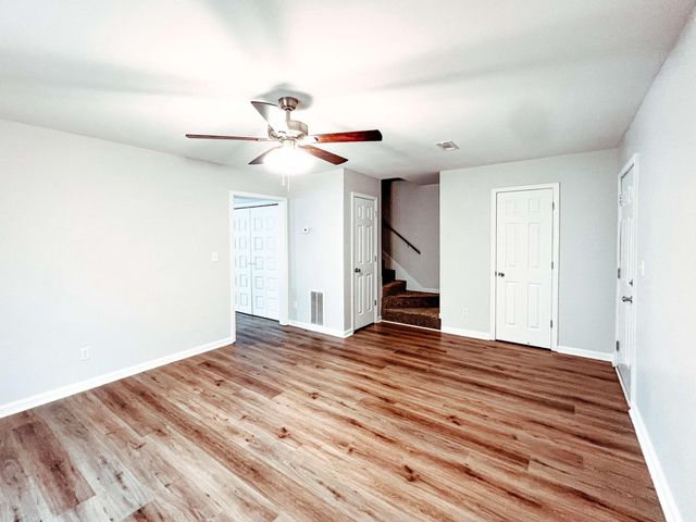 124 Ballygar St Apt F, Clarksville, TN 37043