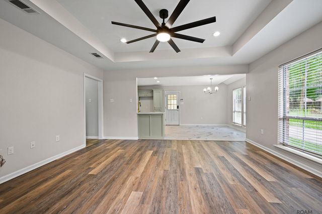 14212 Parkridge Dr, Prairieville, LA 70769