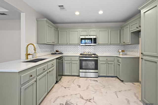 14212 Parkridge Dr, Prairieville, LA 70769