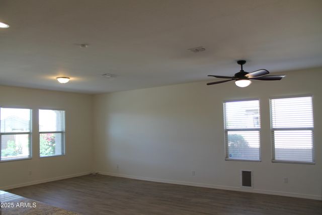 303 W Mammoth Cave Drive, San Tan Valley, AZ 85140