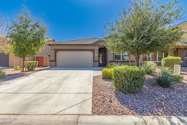 303 W Mammoth Cave Drive, San Tan Valley, AZ 85140