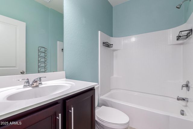 303 W Mammoth Cave Drive, San Tan Valley, AZ 85140