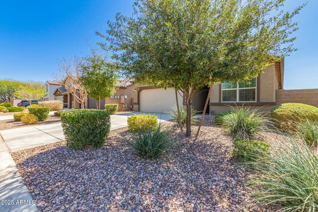 303 W Mammoth Cave Drive, San Tan Valley, AZ 85140