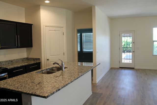 303 W Mammoth Cave Drive, San Tan Valley, AZ 85140