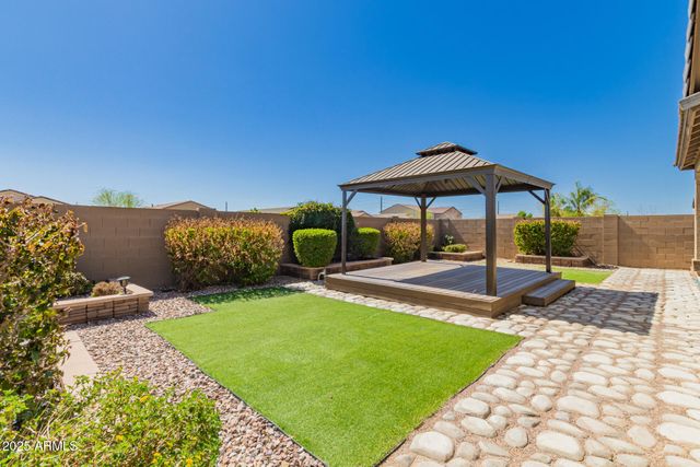 303 W Mammoth Cave Drive, San Tan Valley, AZ 85140