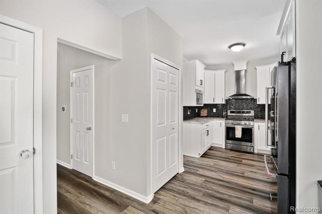 2772 Moosewood Drive, Waterford, MI 48329