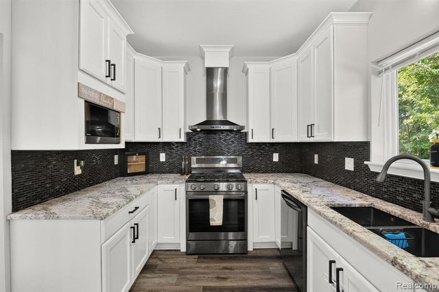 2772 Moosewood Drive, Waterford, MI 48329