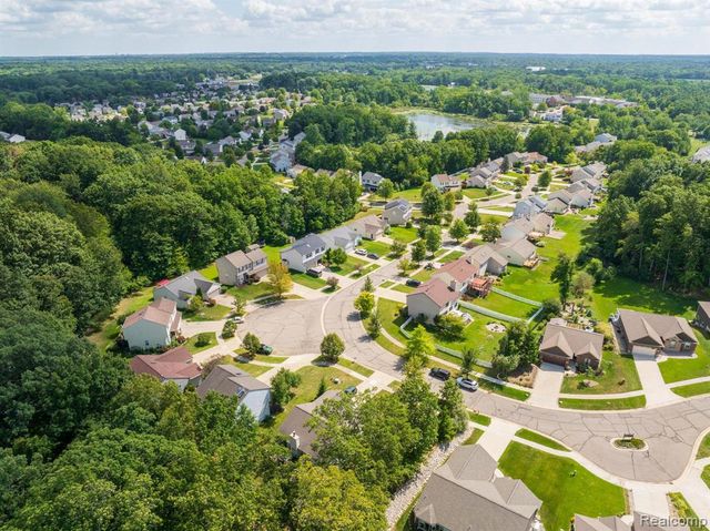 2772 Moosewood Drive, Waterford, MI 48329
