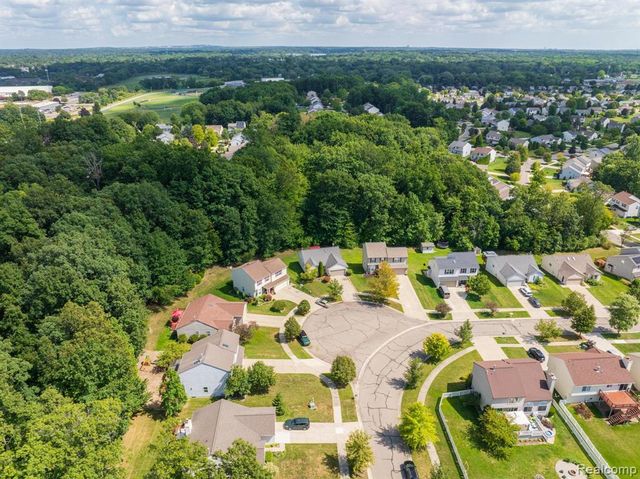 2772 Moosewood Drive, Waterford, MI 48329