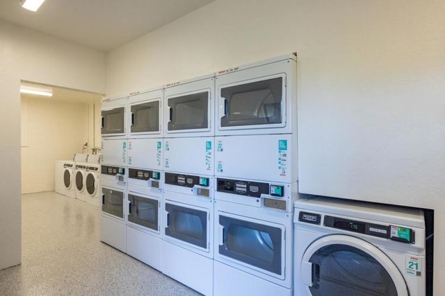 125 Surf Way 343, Monterey, CA 93940