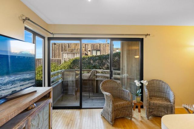 125 Surf Way 343, Monterey, CA 93940