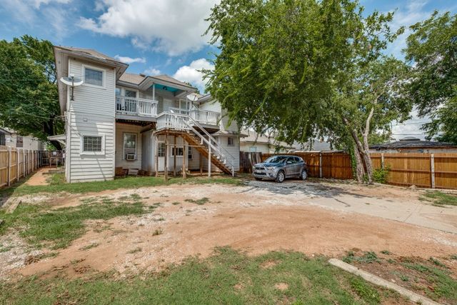 804 Sunset Avenue D, Dallas, TX 75208
