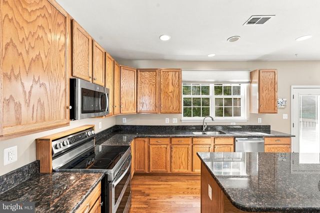 8368 TENBROOK DR, Gainesville, VA 20155