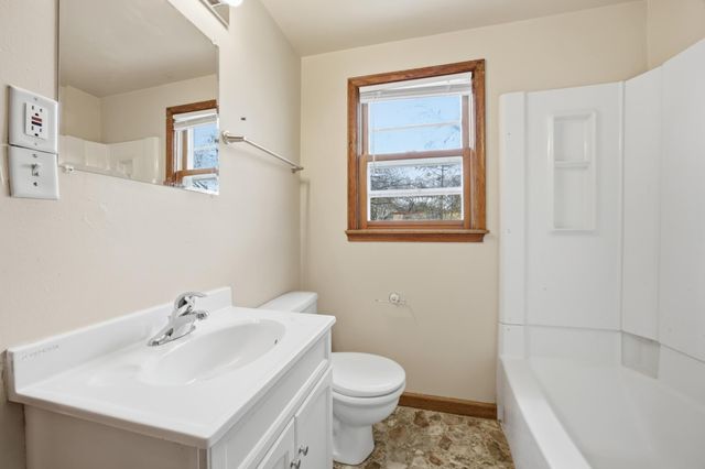1621 8th Street S, Moorhead, MN 56560
