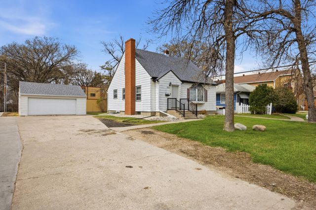 1621 8th Street S, Moorhead, MN 56560