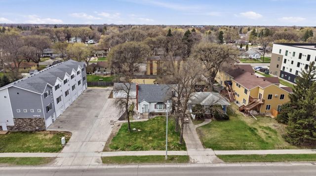 1621 8th Street S, Moorhead, MN 56560