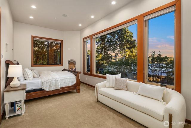 10929 SE Lake Road, Bellevue, WA 98004