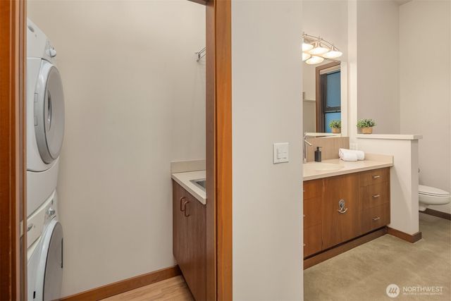 10929 SE Lake Road, Bellevue, WA 98004